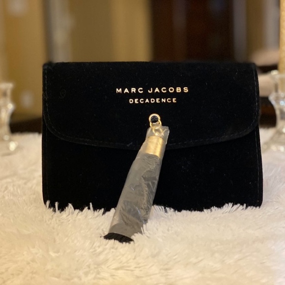 Marc Jacobs Handbags - Marc Jacobs Velvet Tassel Clutch Bag